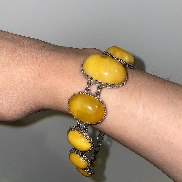 Yellow Jade bracelet. - Picture 2 of 3